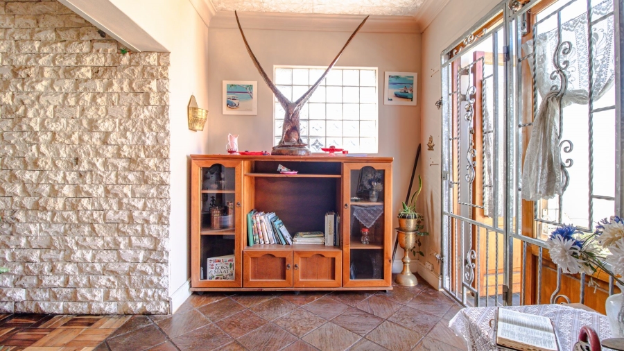 6 Bedroom Property for Sale in Van Ryneveld Western Cape